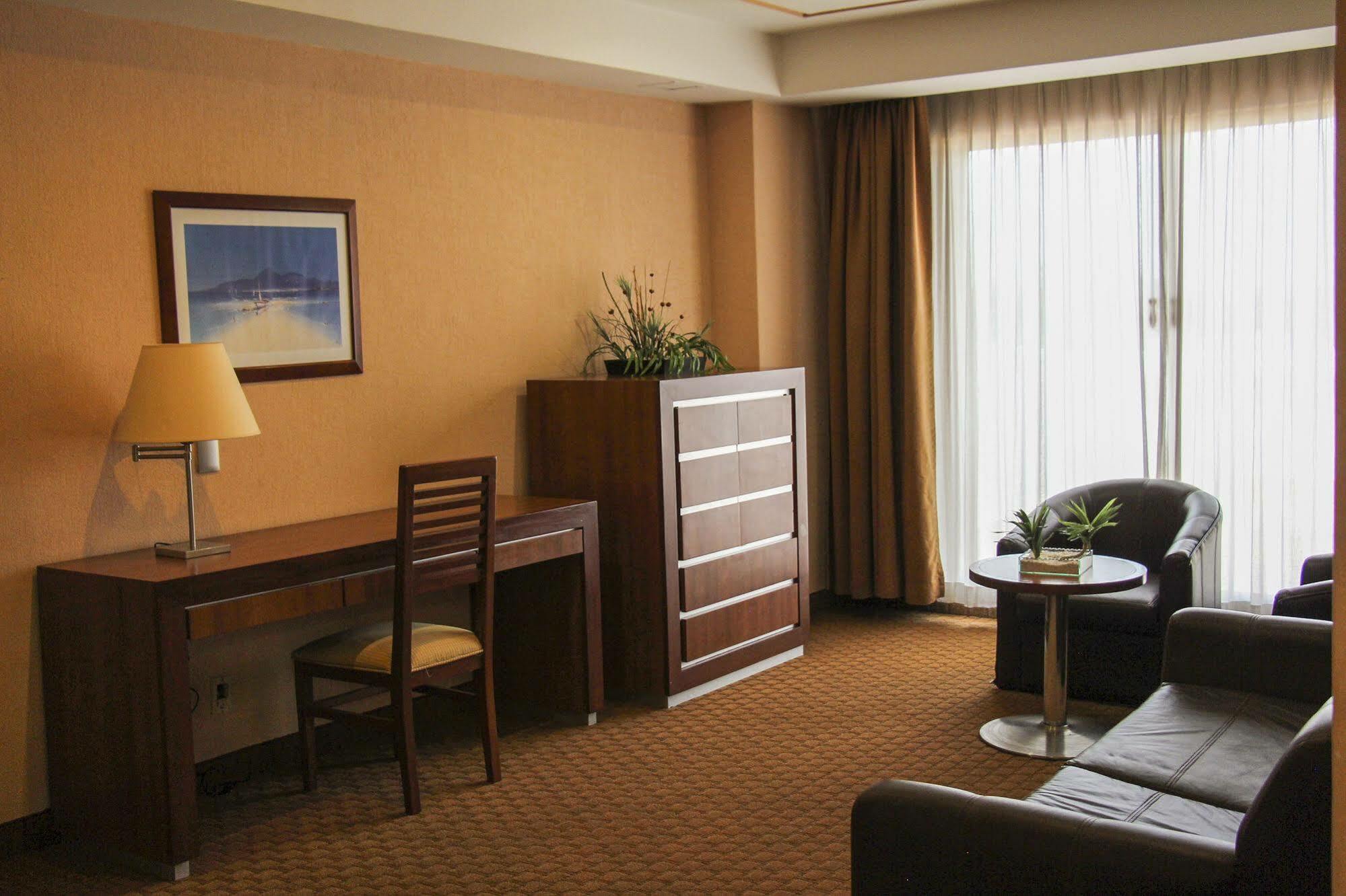Hotel Soleil Business Class Celaya Exterior photo